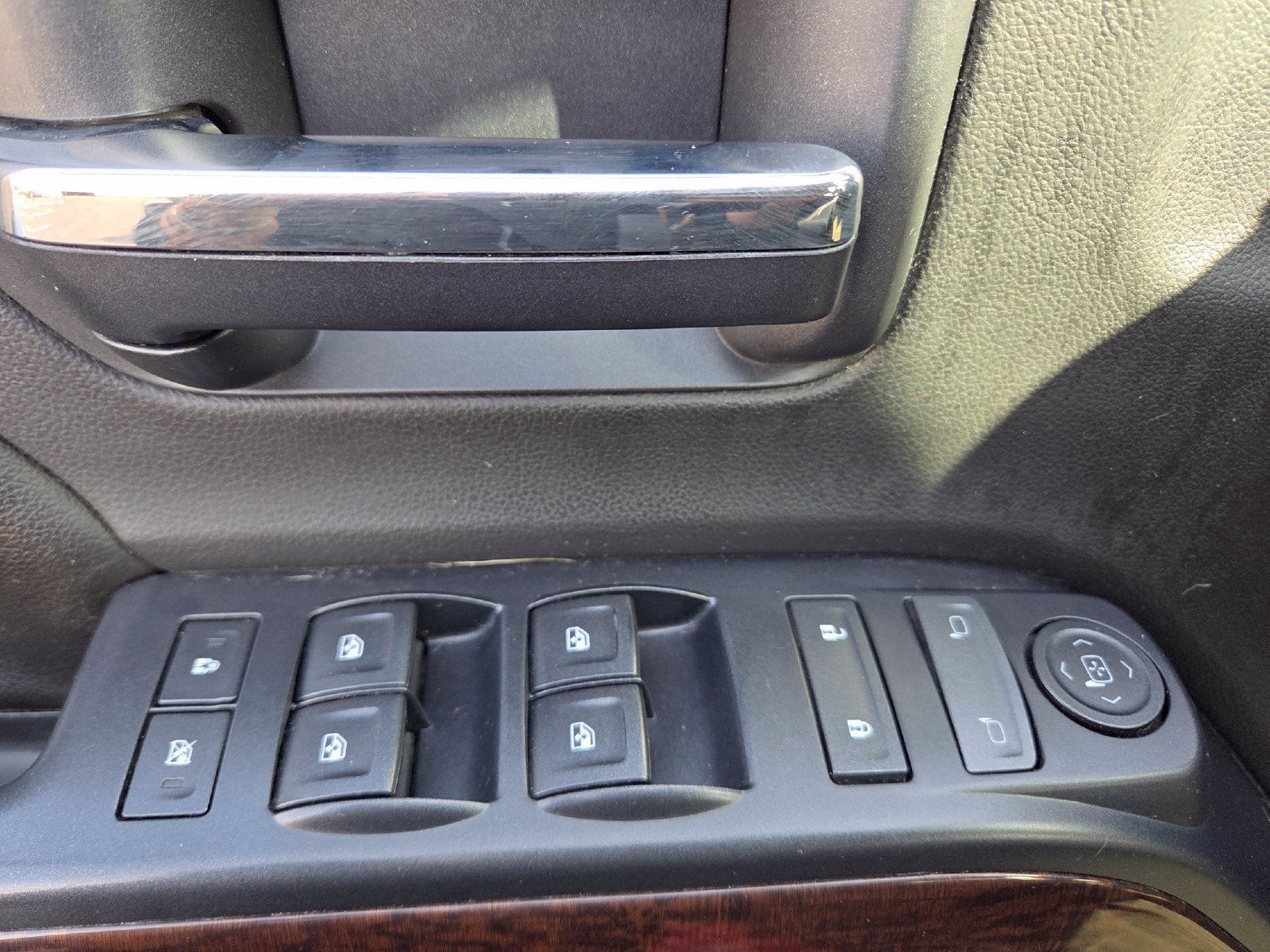 Used 2015 GMC Sierra 1500 SLE w/ SLE Value Package AWD/4WD image 23