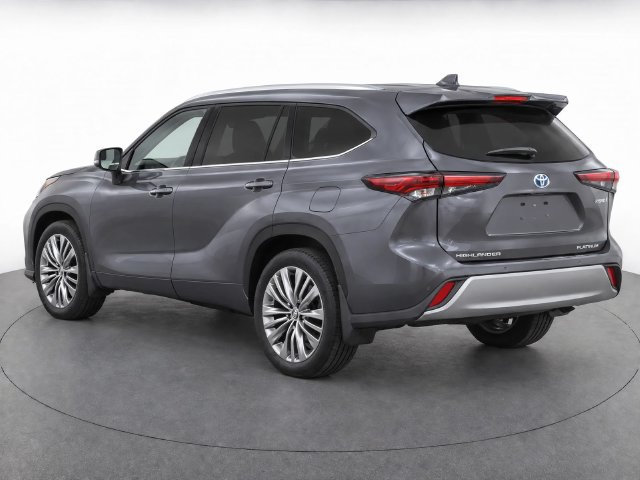 Used 2024 Toyota Highlander Platinum AWD/4WD image 3