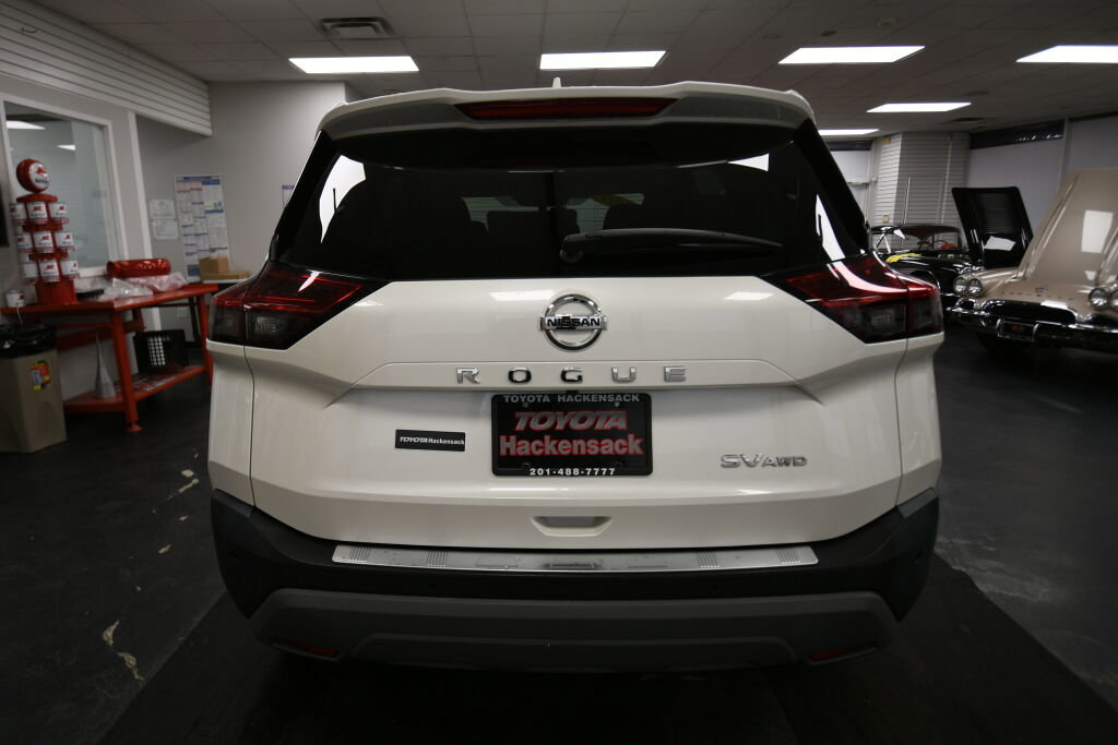 Used 2021 Nissan Rogue SV image 7
