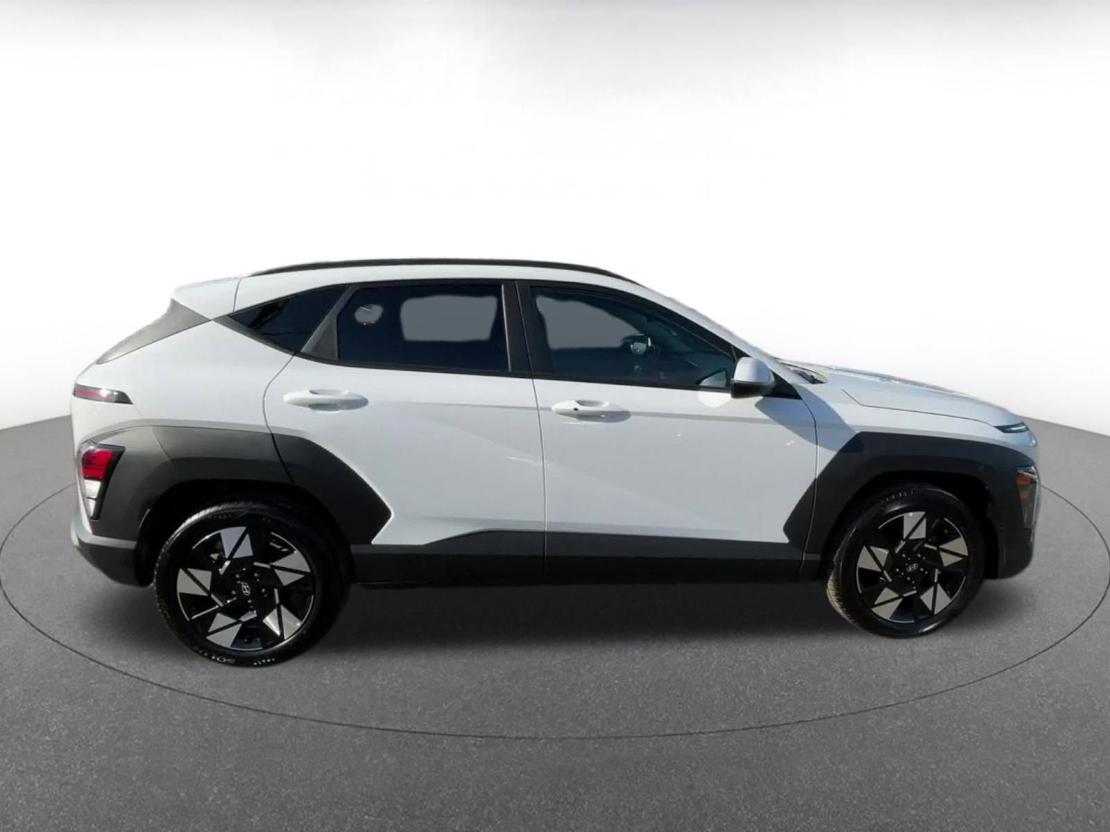 Used 2025 Hyundai Kona SEL image 16