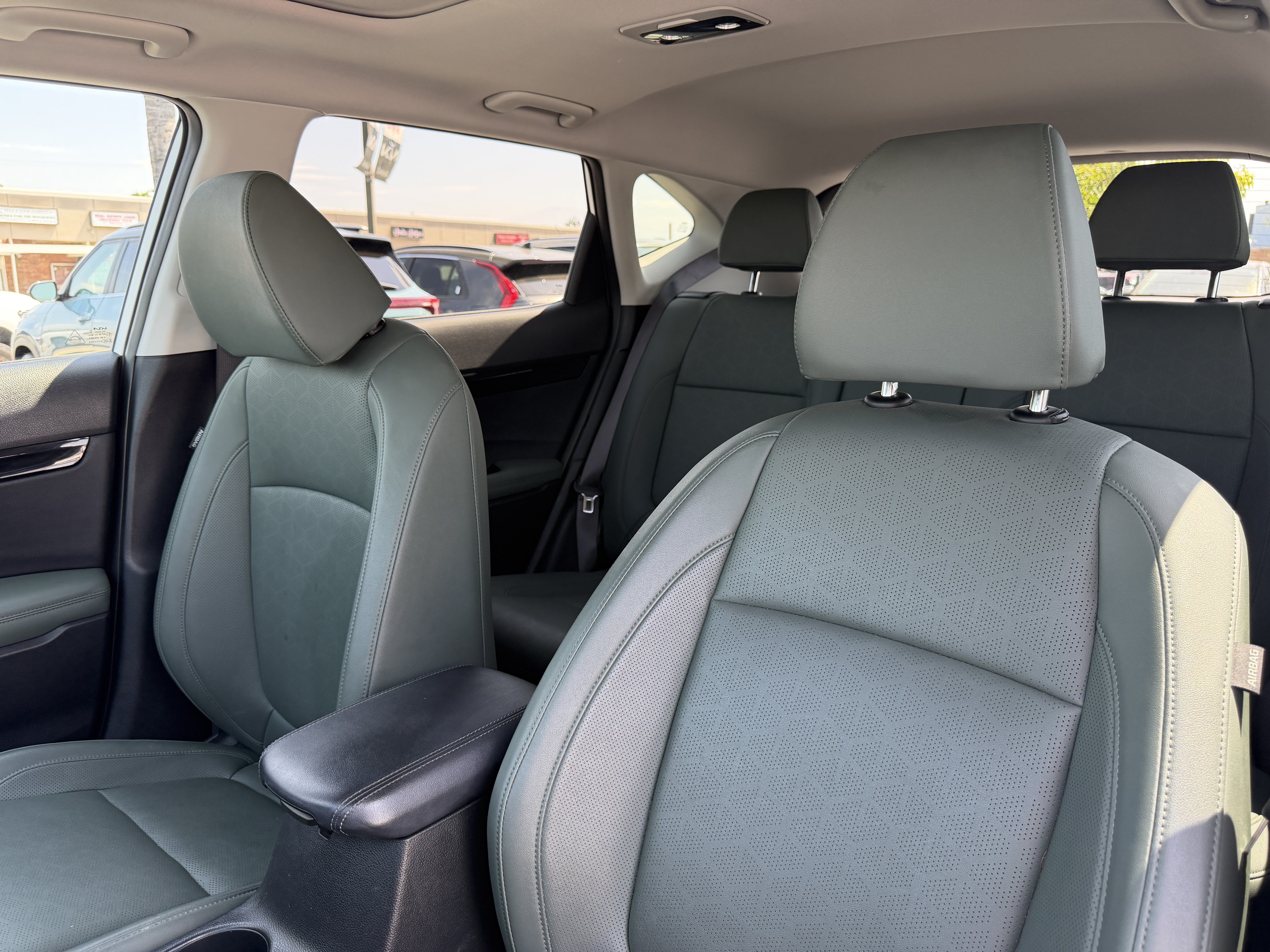 Certified 2024 Kia Seltos SX w/ SX Sunroof Package AWD/4WD image 17