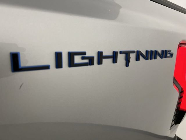 Used 2022 Ford F150 Lightning Platinum AWD/4WD image 33