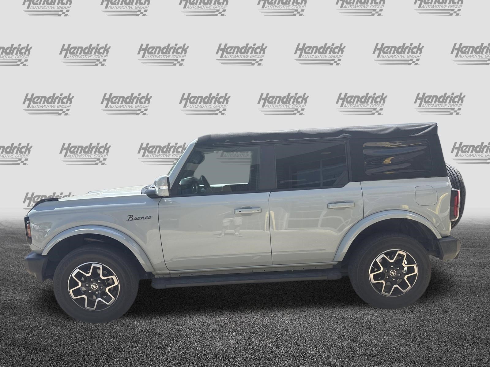 Used 2021 Ford Bronco Outer Banks AWD/4WD image 7