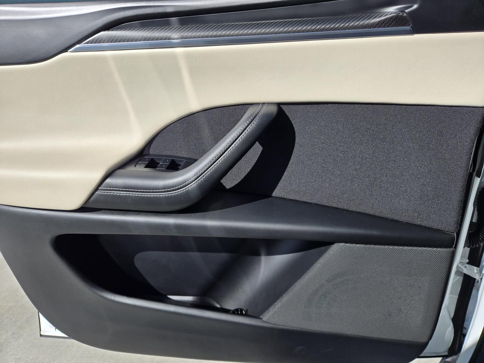 Used 2023 Tesla Model X Plaid image 17