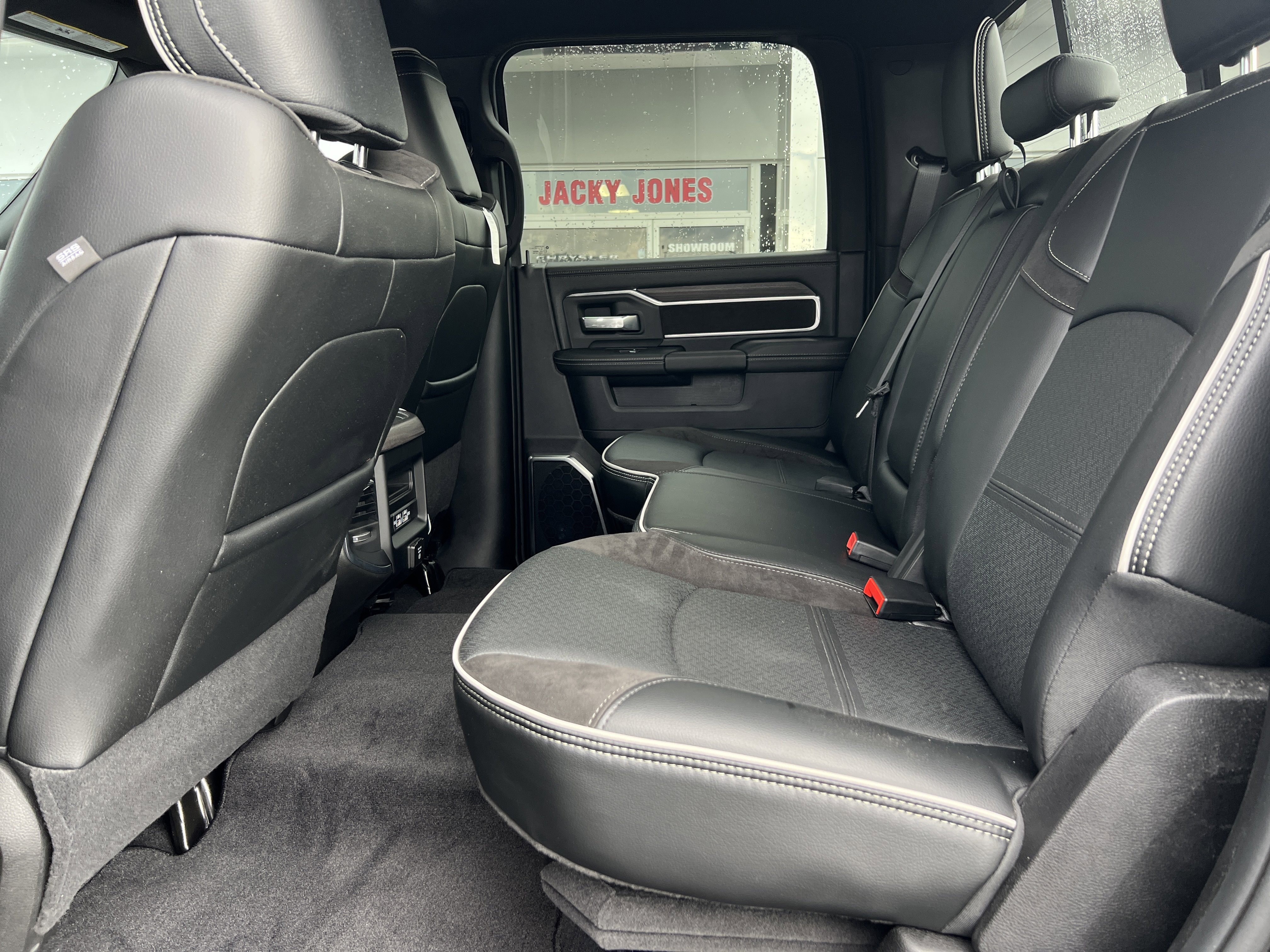 Used 2025 RAM 2500 Laramie image 11