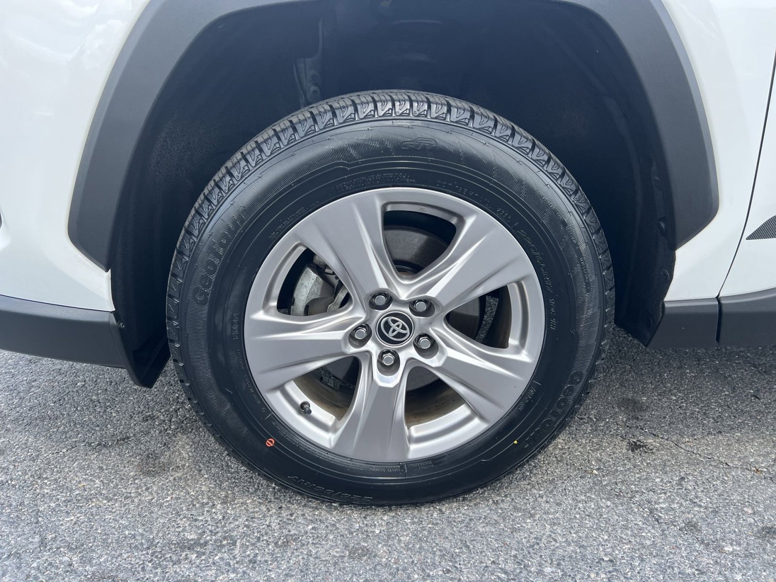 Used 2022 Toyota RAV4 XLE AWD/4WD image 20