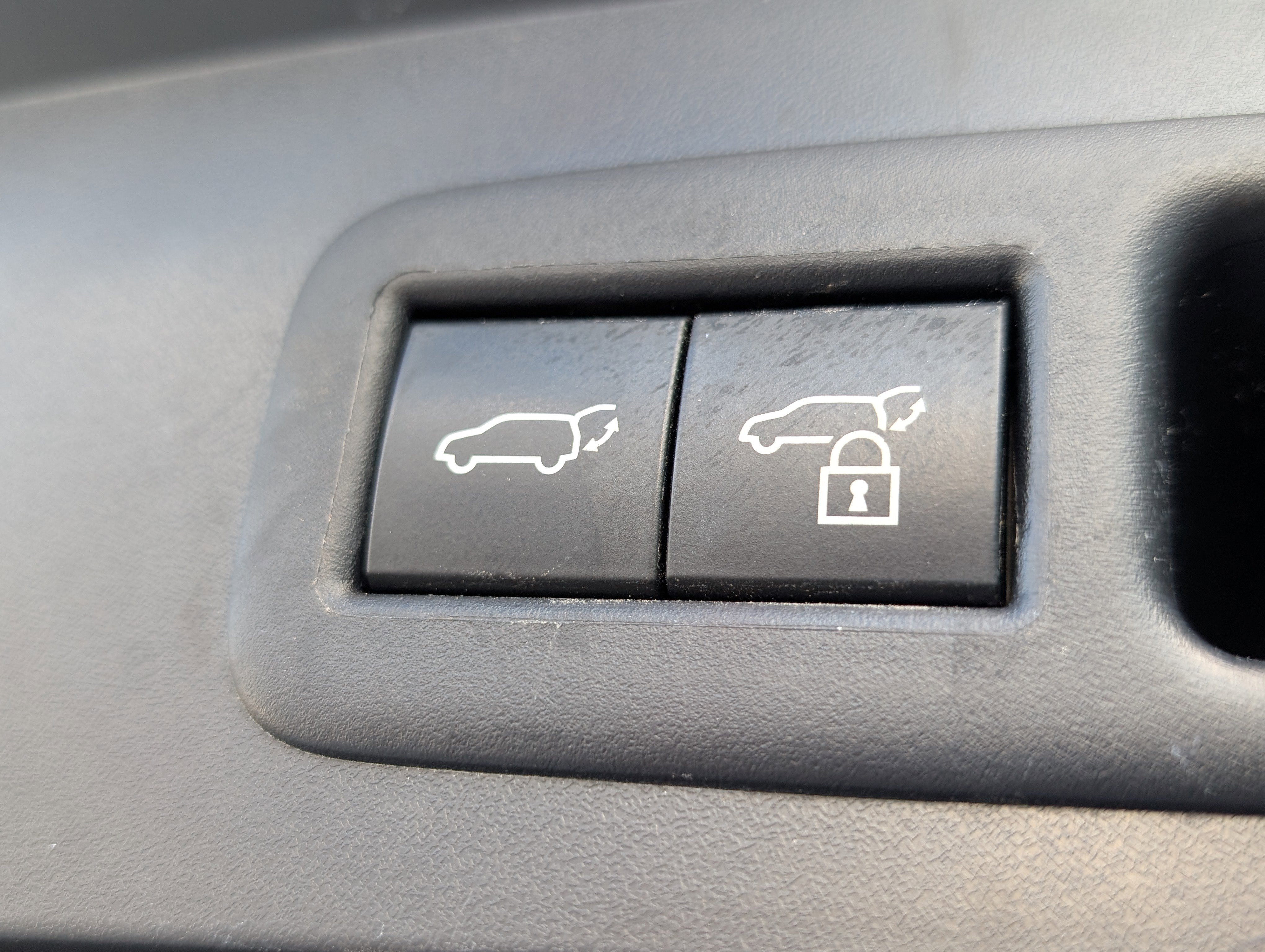 Used 2023 Lexus UX 250h F Sport image 15