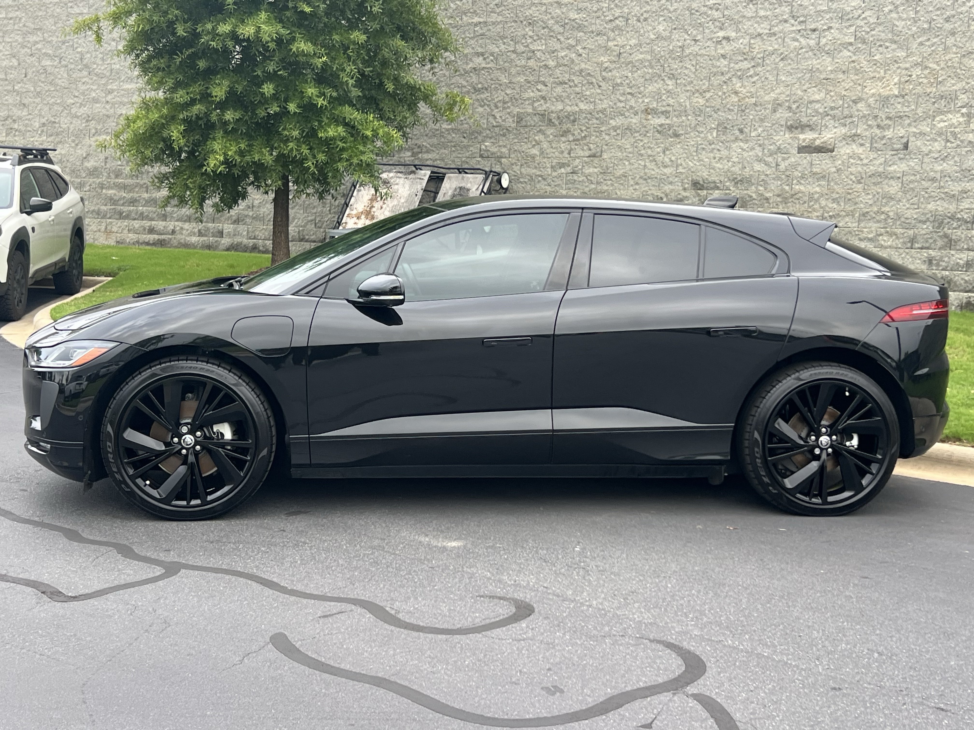 Used 2024 Jaguar I-PACE R-Dynamic HSE AWD/4WD image 4