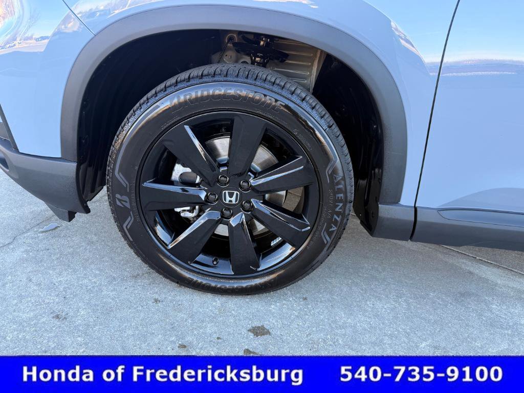 Certified 2025 Honda Pilot Black Edition image 2