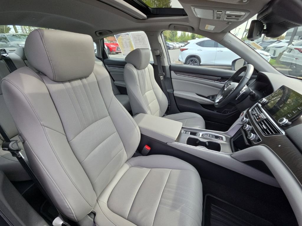 Used 2019 Honda Accord Touring image 21