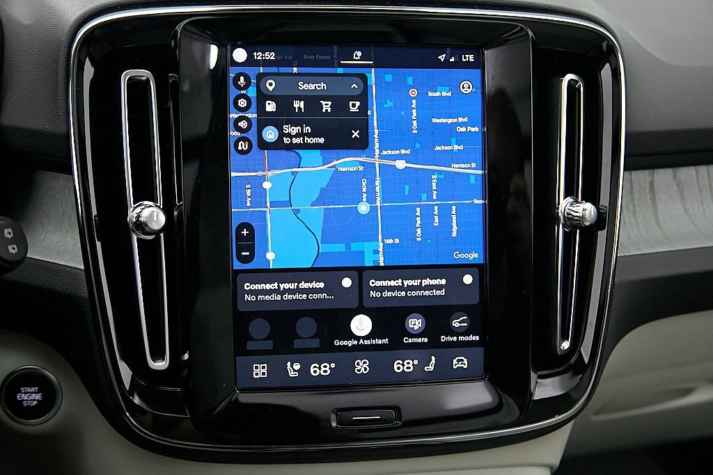 Certified 2025 Volvo XC40 B5 Ultra AWD/4WD image 30