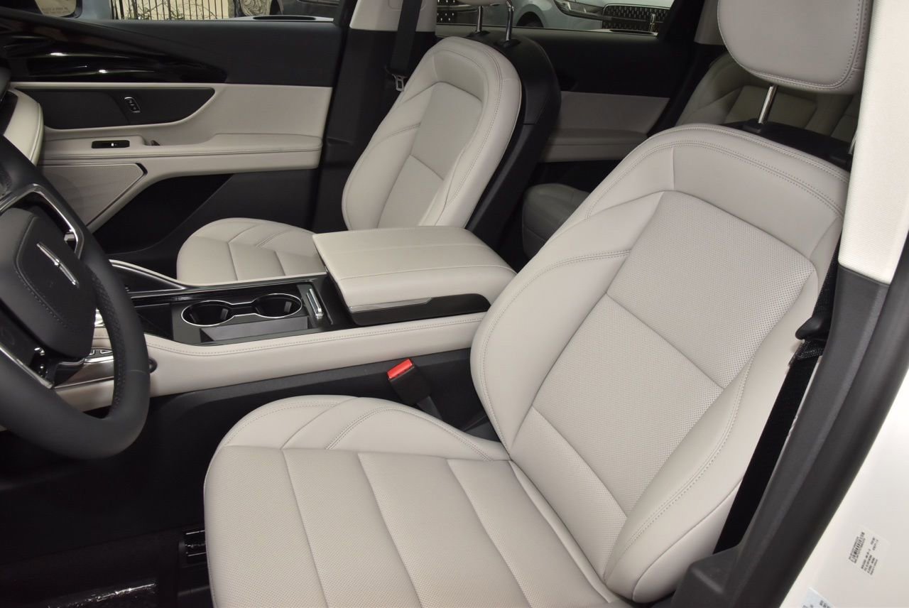 New 2026 Lincoln Nautilus Premier AWD/4WD image 40