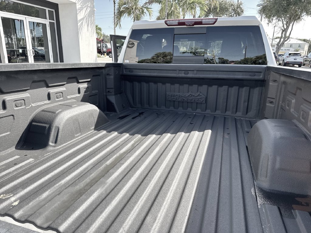 Used 2022 Chevrolet Silverado 1500 High Country w/ Technology Package AWD/4WD image 58