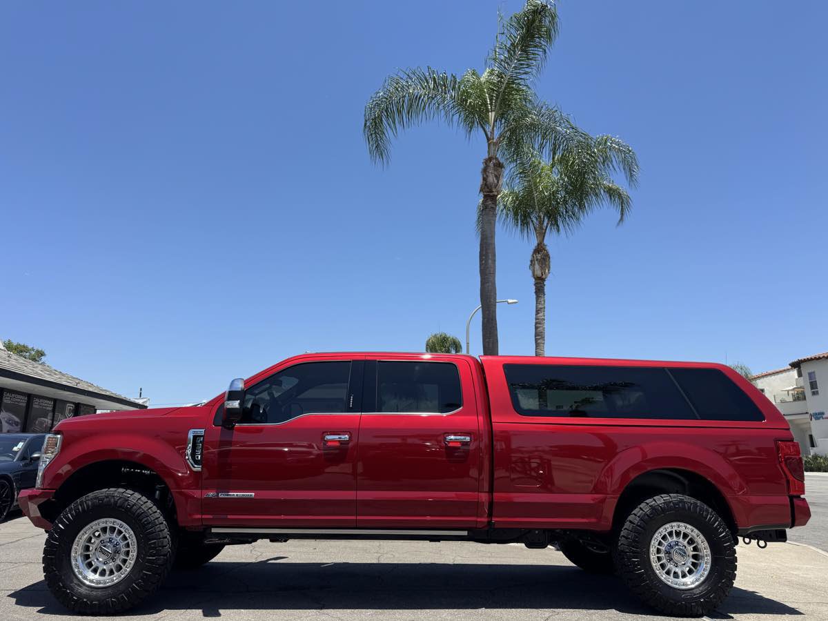 Used 2022 Ford F350 Platinum AWD/4WD image 2