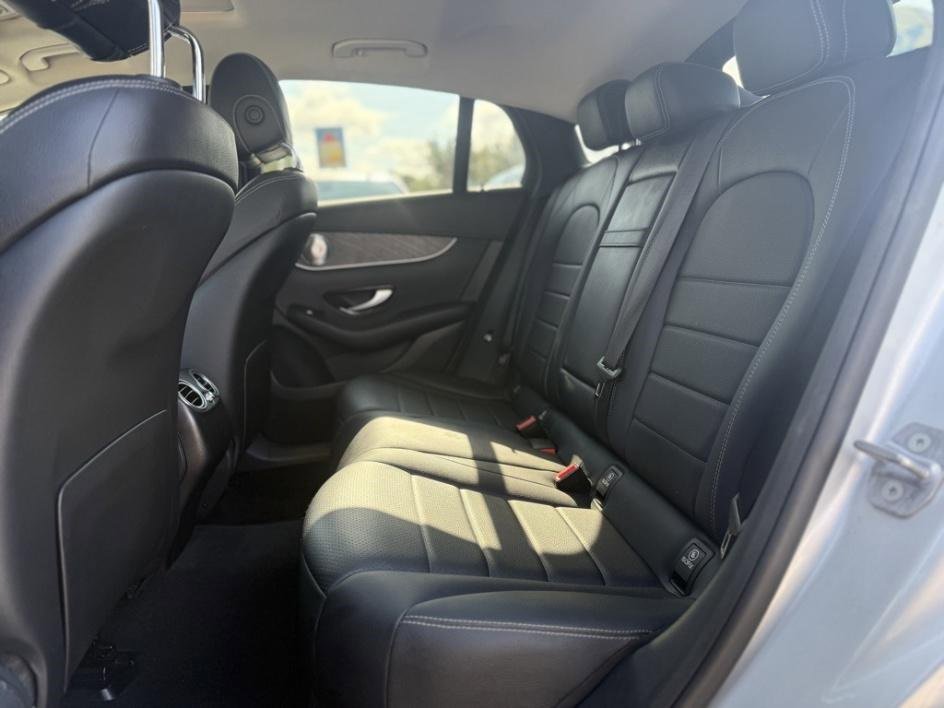 Used 2017 Mercedes-Benz GLC 300 4MATIC Coupe image 17