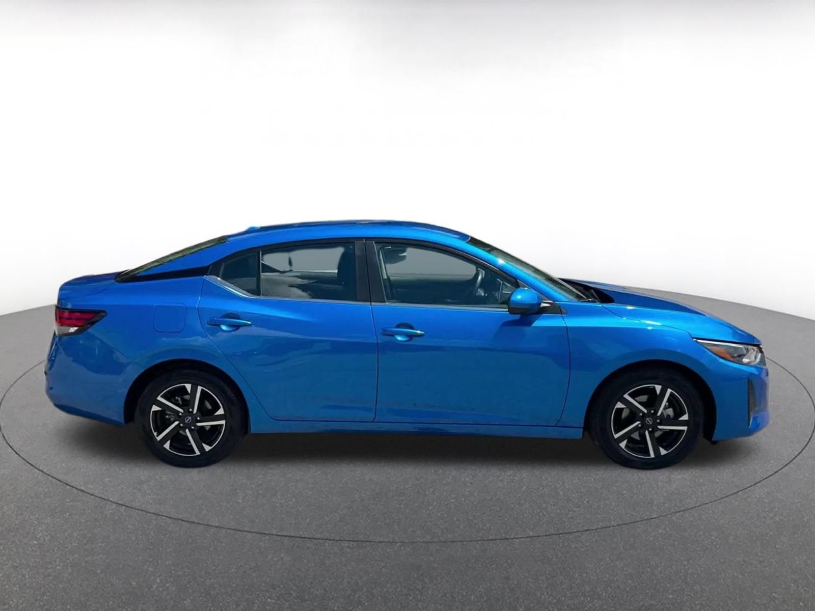 Used 2025 Nissan Sentra SV FWD image 16