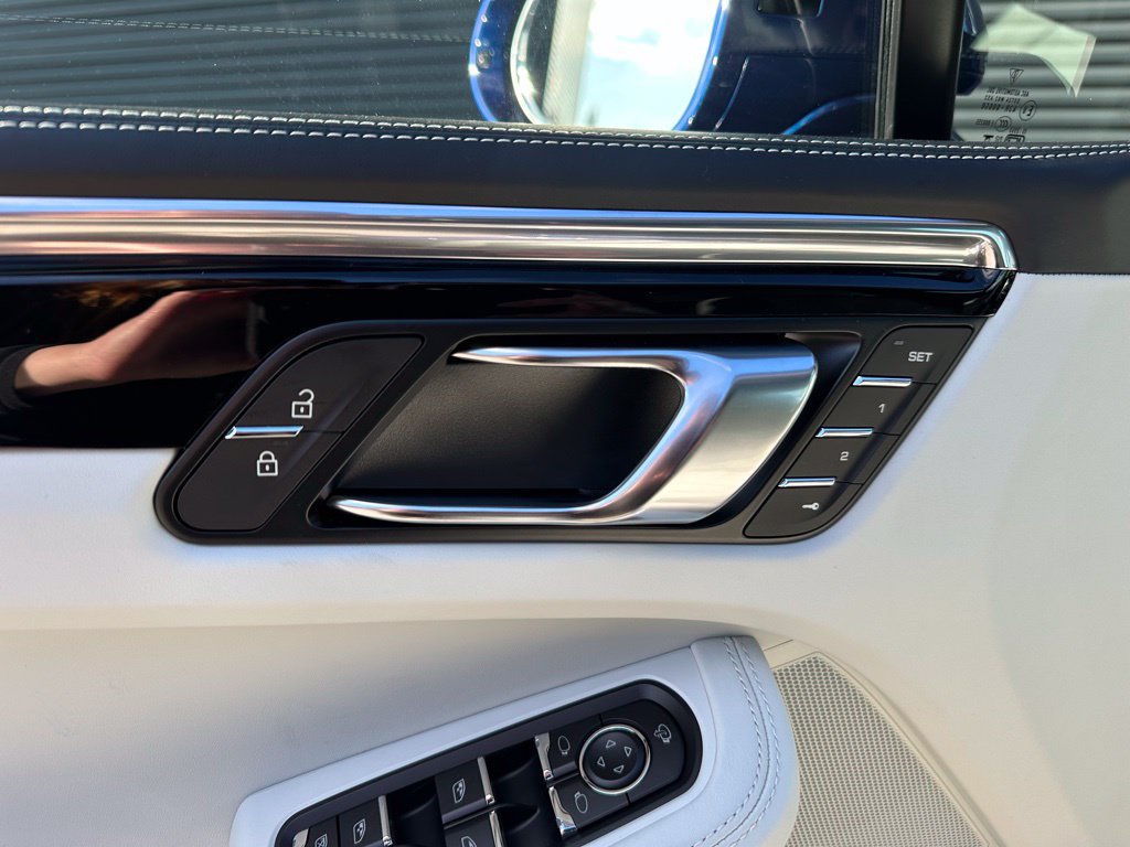 Certified 2026 Porsche Macan S AWD/4WD image 21