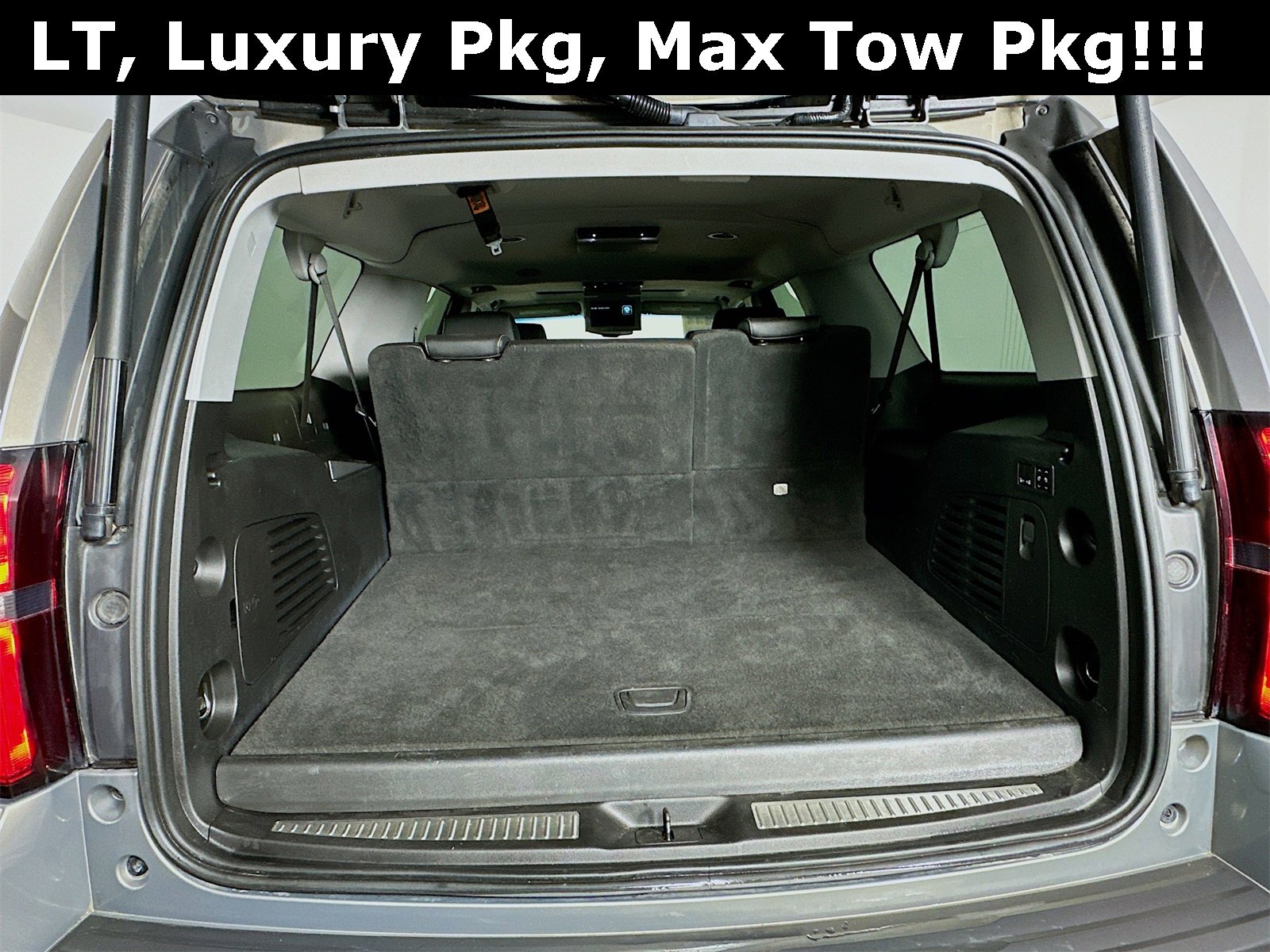 Used 2018 Chevrolet Suburban LT image 30