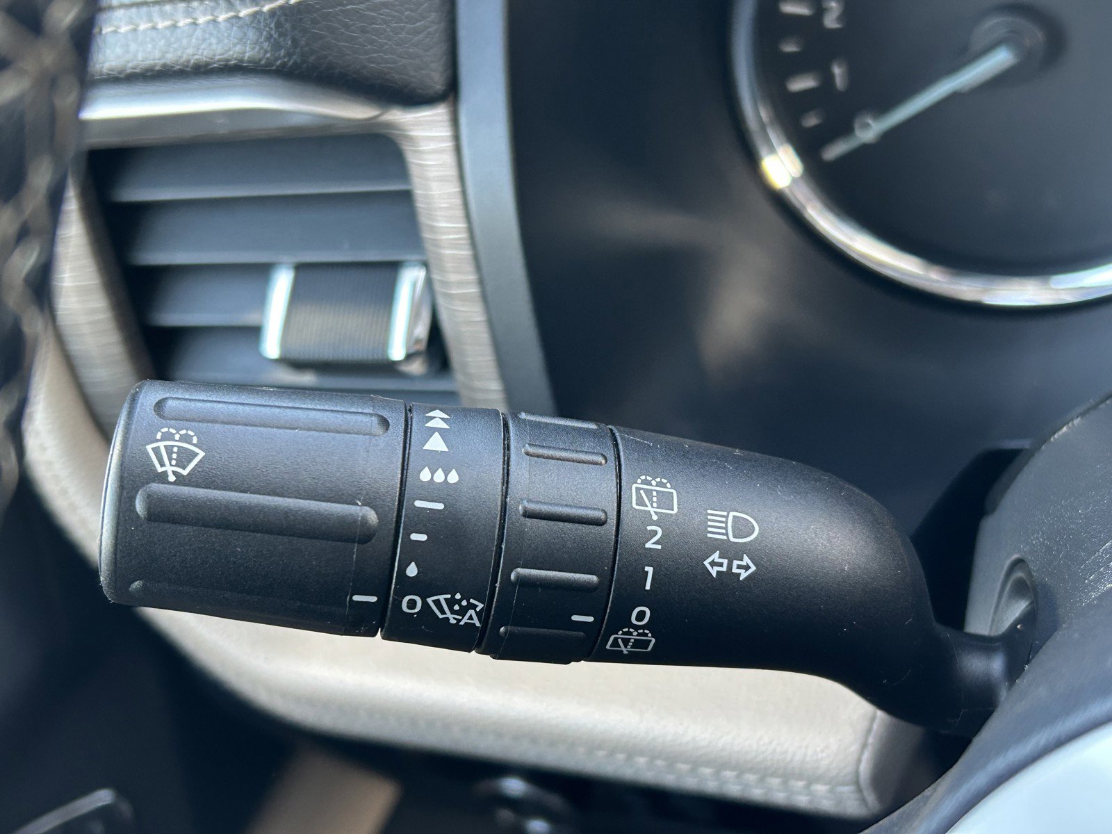 Used 2024 Ford Expedition Max Limited image 24