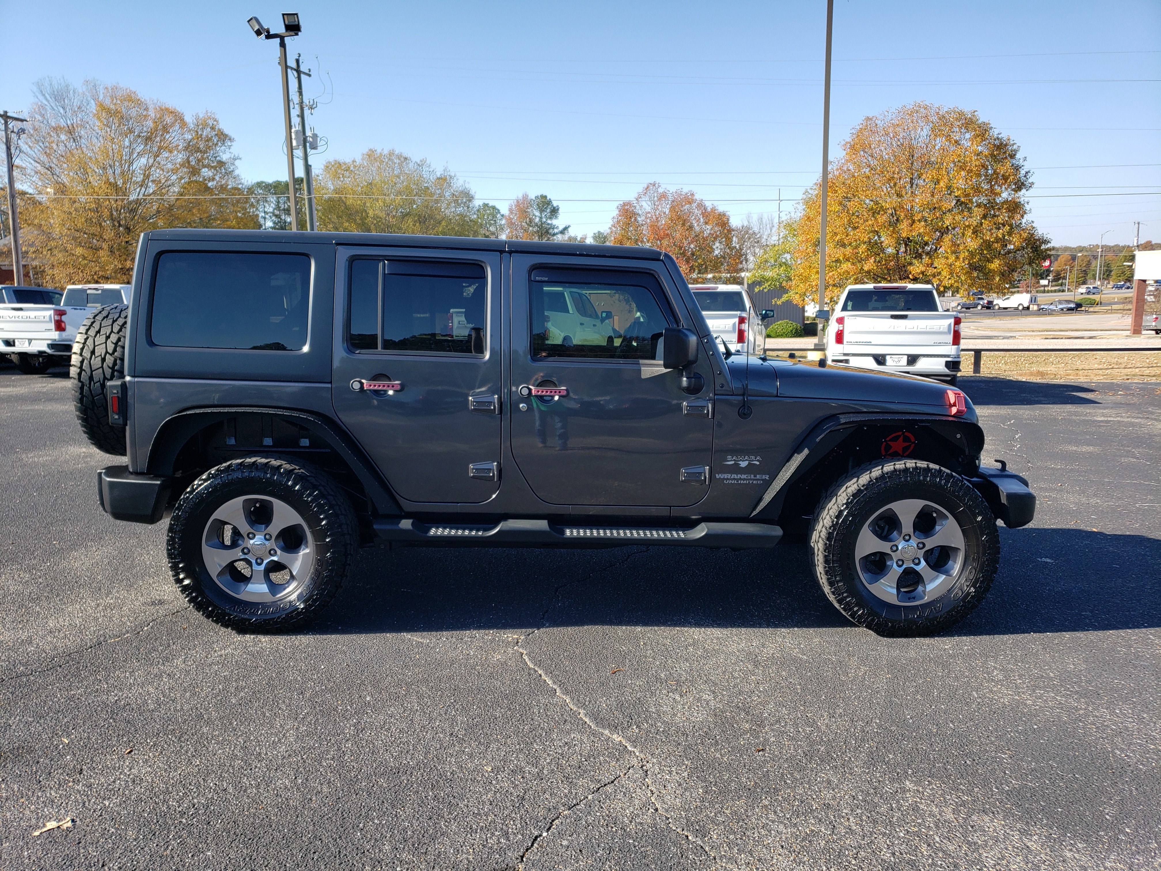 Used 2016 Jeep Wrangler Unlimited Sahara image 5