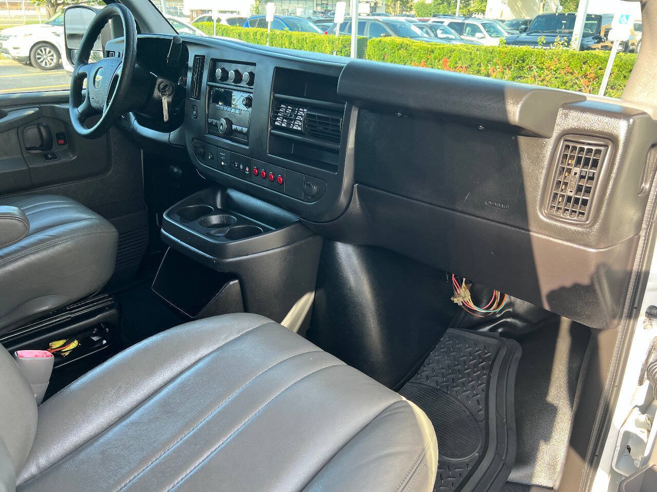 Used 2014 Chevrolet Express 2500 w/ Cold Climate Package RWD image 21