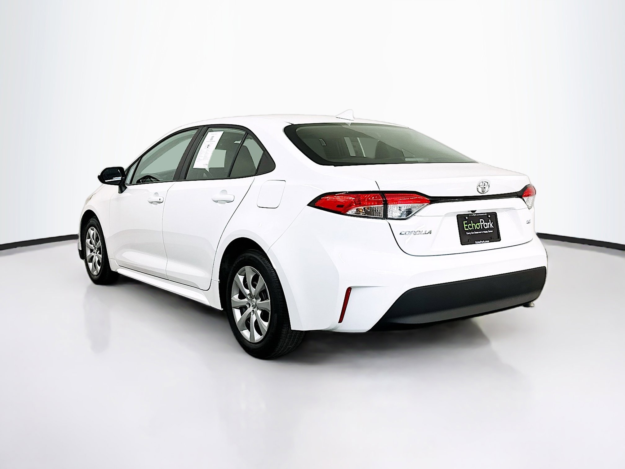 Used 2025 Toyota Corolla LE image 5