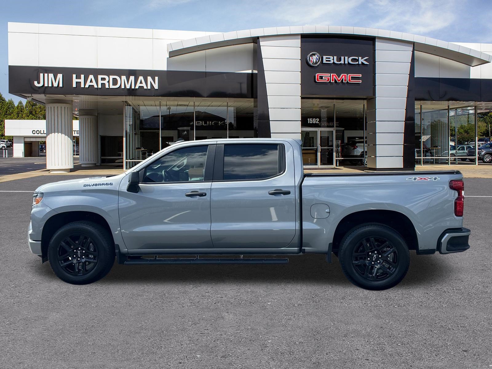 Used 2025 Chevrolet Silverado 1500 Custom w/ LPO, Dark Essentials Package AWD/4WD image 4