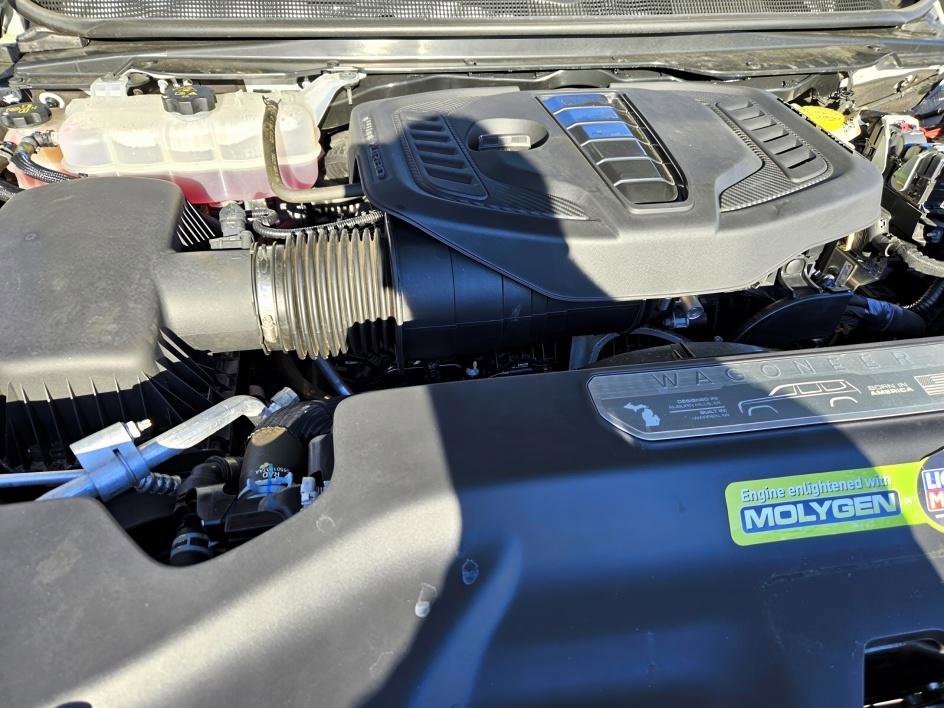 Used 2024 Jeep Wagoneer L 4WD w/ Premium Group I image 16