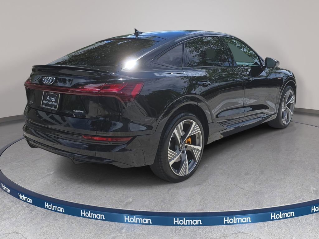 Used 2023 Audi e-tron Prestige w/ Prestige Package image 6