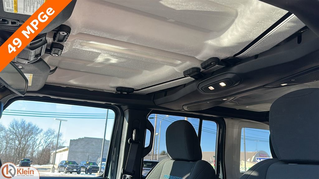 Used 2025 Jeep Wrangler Unlimited Rubicon 4xe image 16