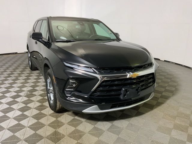 Used 2025 Chevrolet Blazer LT AWD/4WD image 4