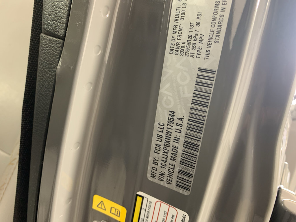 Used 2022 Jeep Wrangler Unlimited Sahara image 13