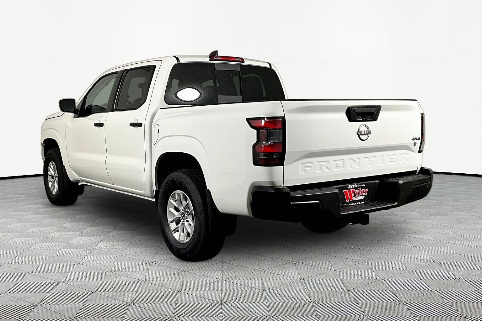 New 2026 Nissan Frontier S w/ S Utility Package AWD/4WD image 4