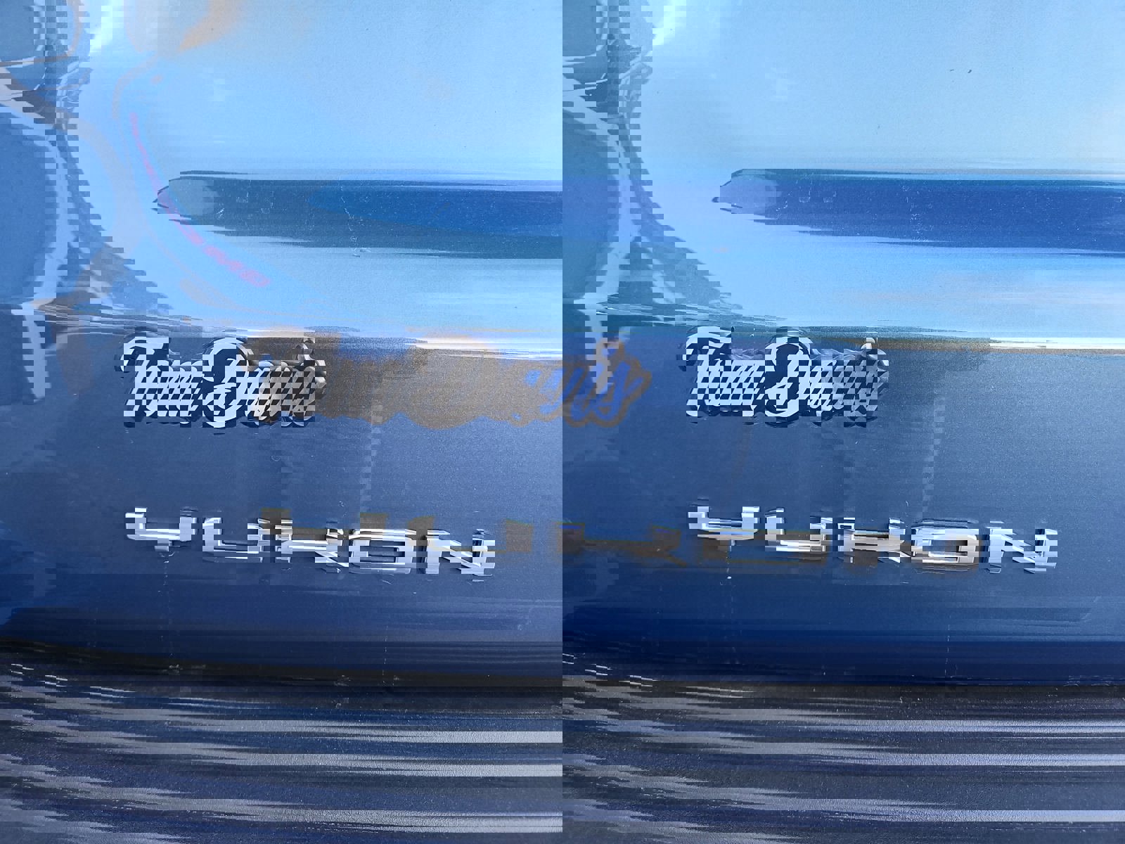 Used 2025 GMC Yukon Elevation image 25