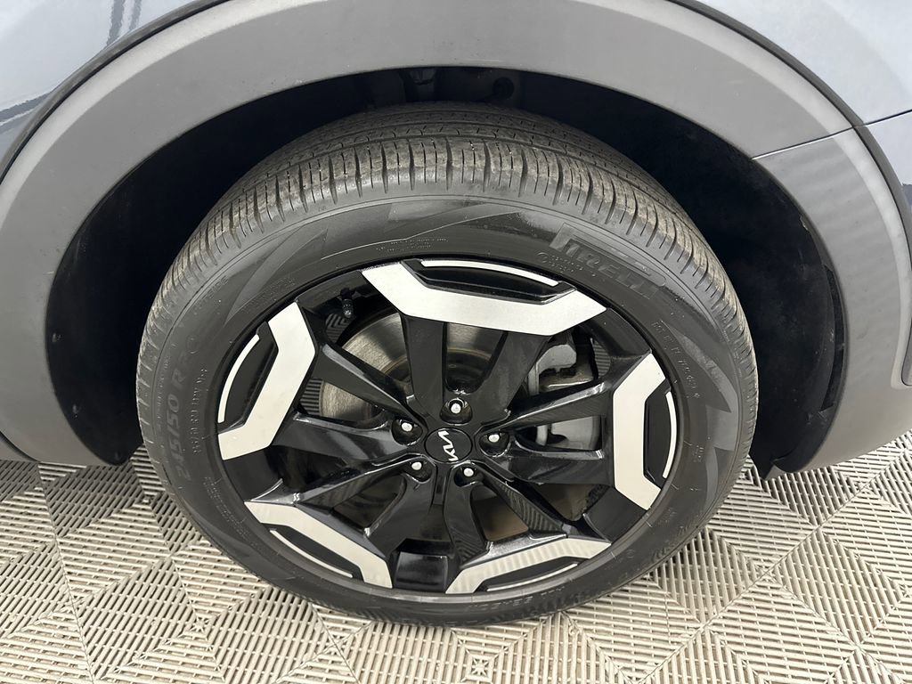 Used 2024 Kia Telluride S image 13