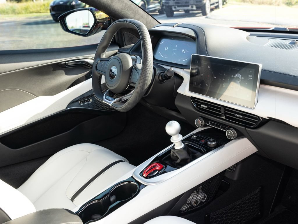 Used 2025 Lotus Emira RWD image 51