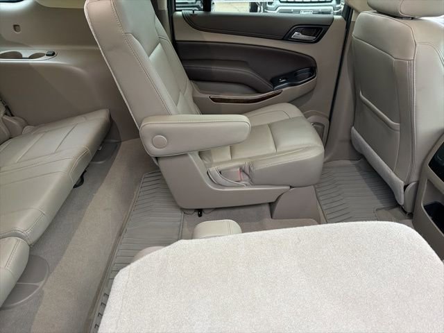 Used 2019 Chevrolet Suburban LT w/ Luxury Package image 25