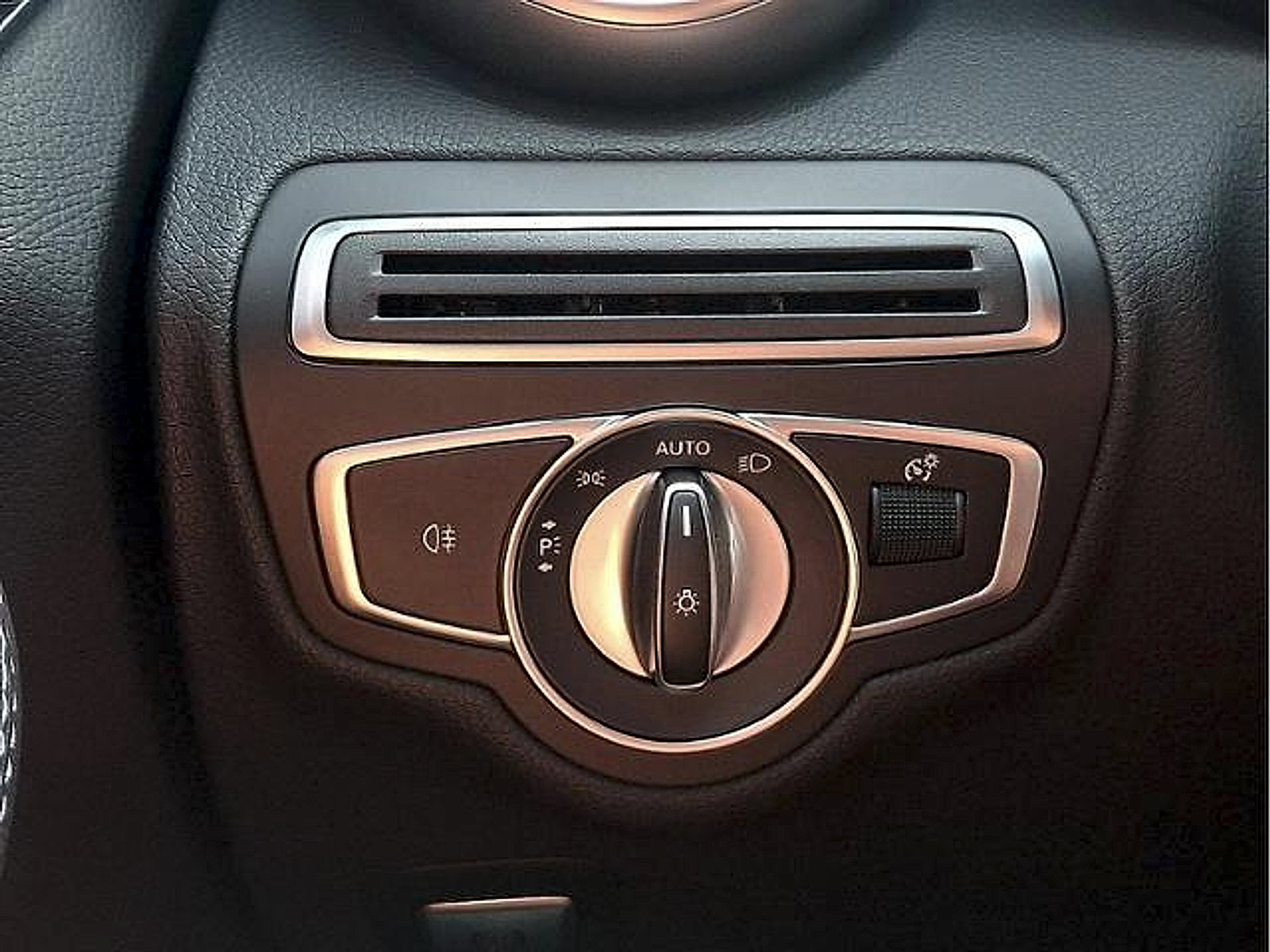 Used 2021 Mercedes-Benz C 300 4MATIC Sedan image 22