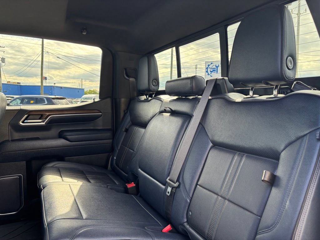 Used 2022 Chevrolet Silverado 1500 High Country w/ High Country Premium Package AWD/4WD image 18