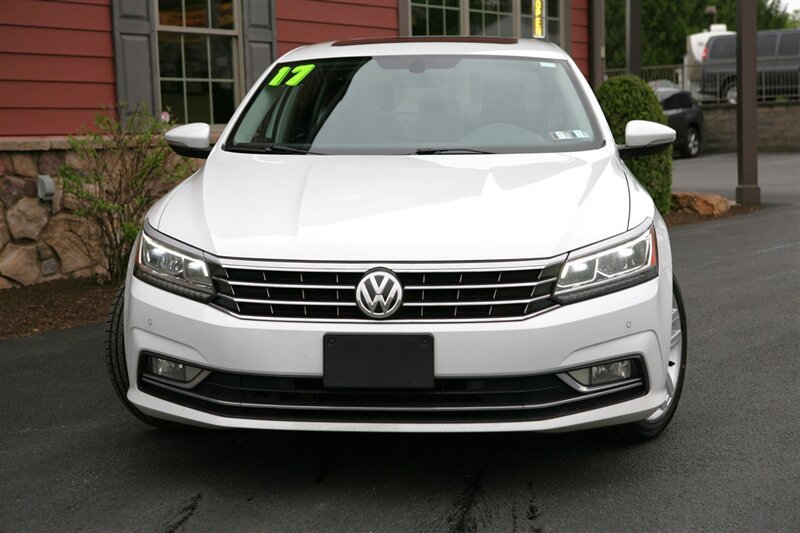 Used 2017 Volkswagen Passat 1.8T SE FWD image 2