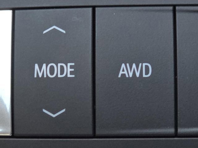 Used 2024 GMC Acadia Denali AWD/4WD image 7