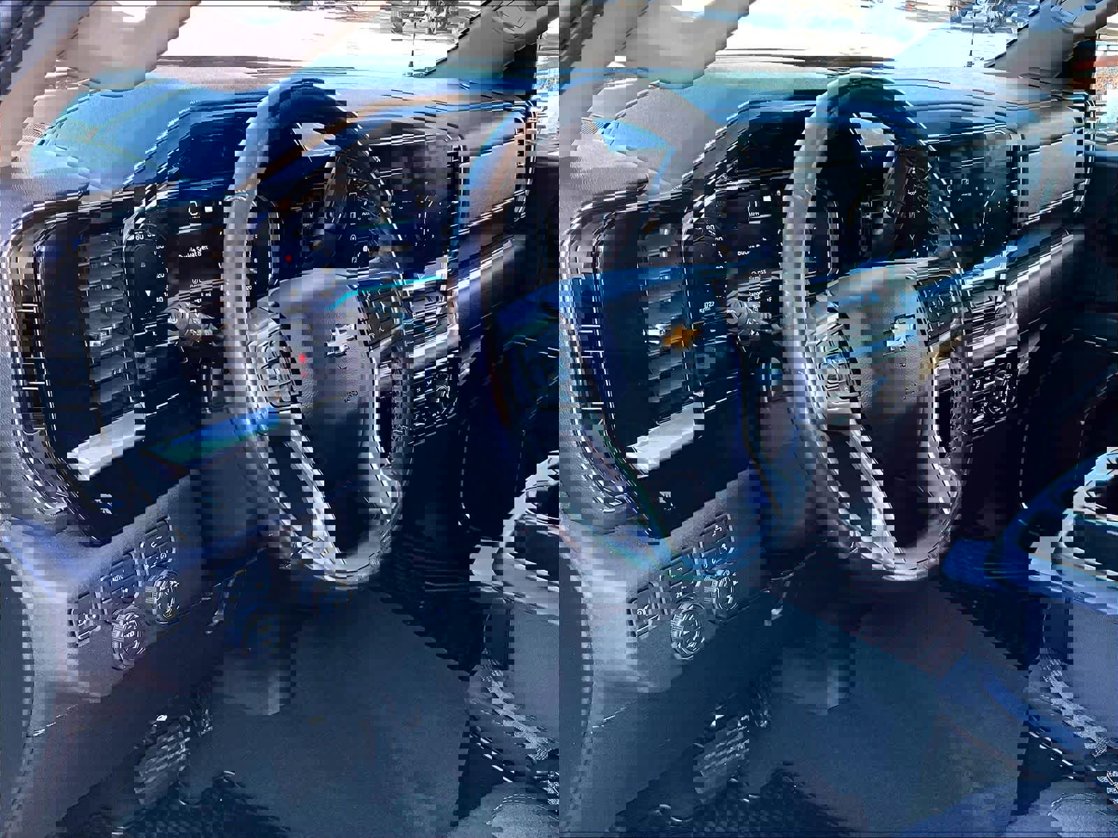 Used 2022 Chevrolet Silverado 1500 LT image 8