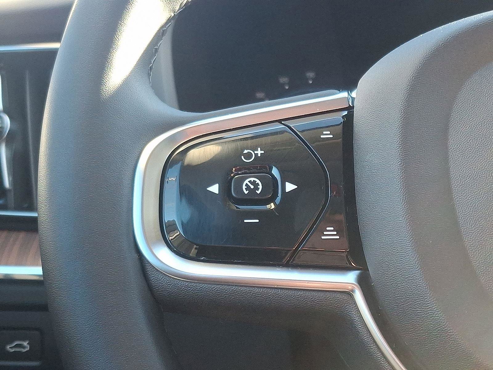 Certified 2024 Volvo XC60 B5 Plus w/ Climate Package AWD/4WD image 21