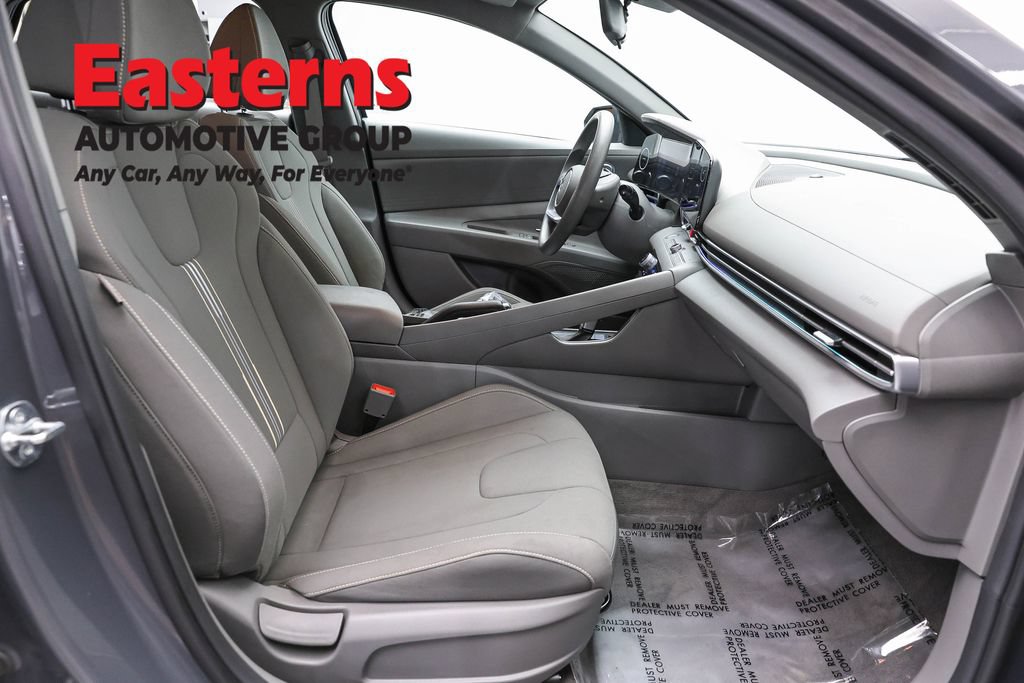Used 2024 Hyundai Elantra SEL FWD image 23