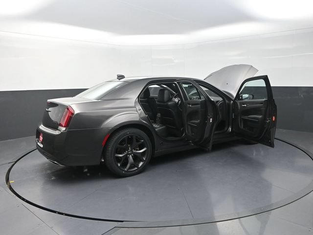 Used 2023 Chrysler 300 S RWD image 45
