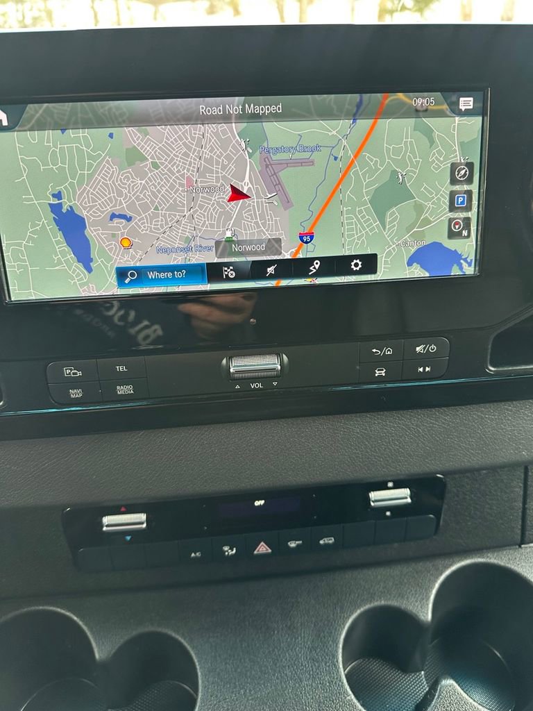 Used 2024 Mercedes-Benz Sprinter 144 Cargo w/ Parking Package image 19