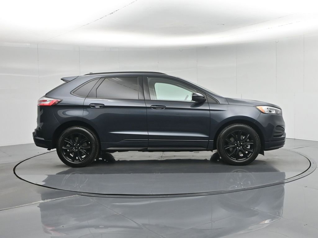 Certified 2022 Ford Edge SE w/ Black Appearance Package image 30