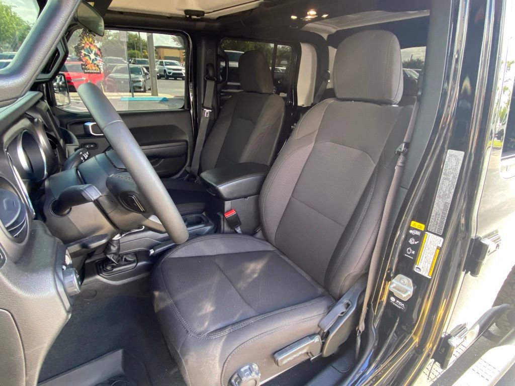 Used 2023 Jeep Gladiator Sport AWD/4WD image 14