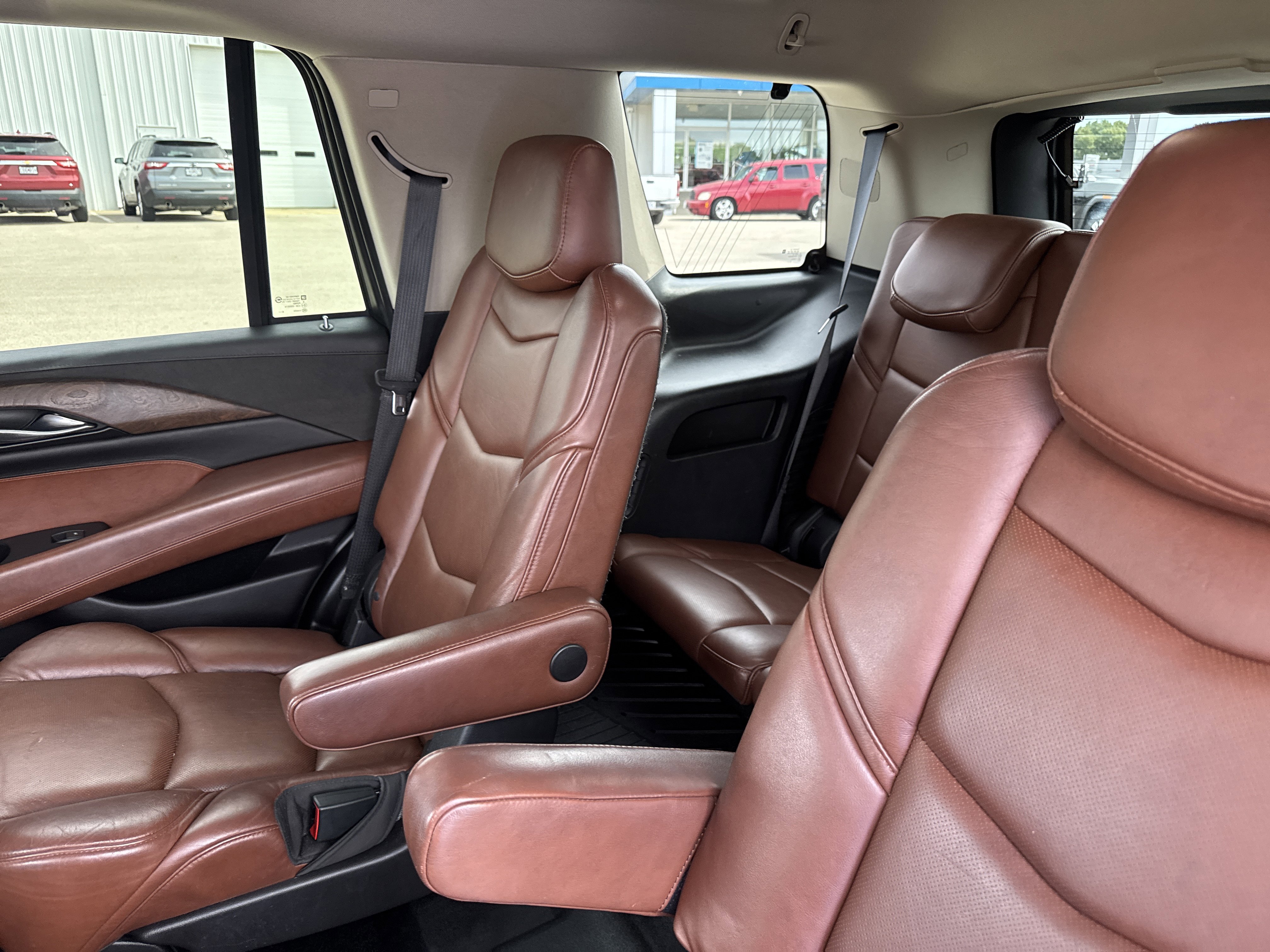 Used 2019 Cadillac Escalade Premium Luxury AWD/4WD image 12