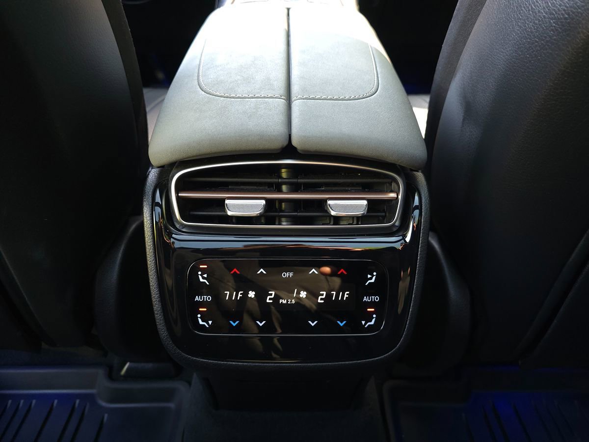 Used 2023 Mercedes-Benz EQS 580 4MATIC SUV w/ Pinnacle Trim Package image 18